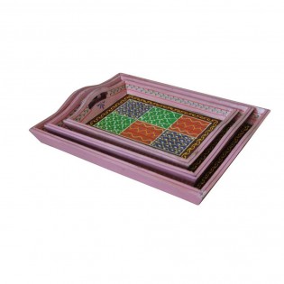 Set of 3 trays in various colors