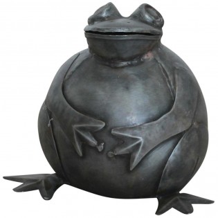 Iron sitting frog statue