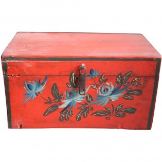 100 yo pine-wood decorated box