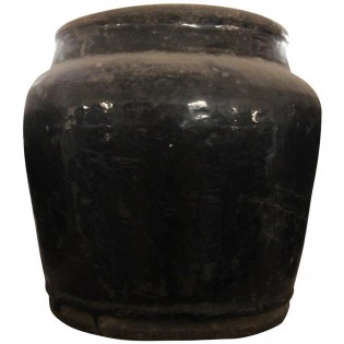 Decorative vase in porcelain
