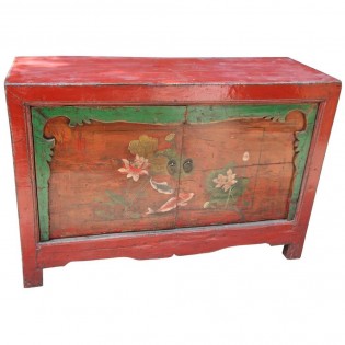 Chinese sideboard painted with red lacquer base