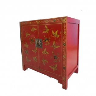 Armoire chinoise rouge avec decorations