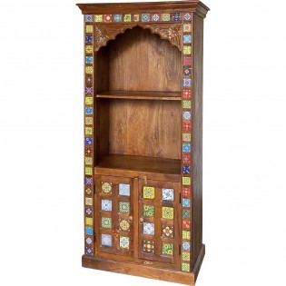 Bibliotheque avec portes indiennes en bois et ceramique
