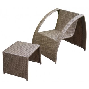 Fauteuil chinois et table basse / repose-pieds fixes avec structure en aluminium et recouvert de polyrattan