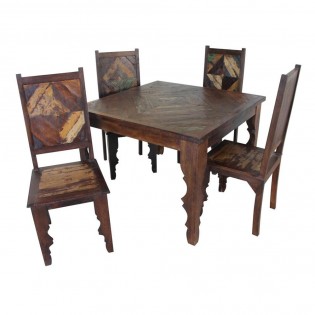 Tavolo etnico indiano con quattro sedie